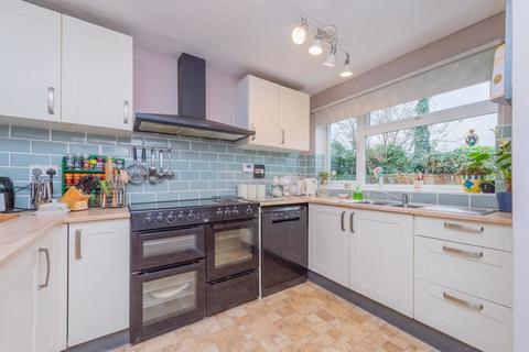 3 bedroom detached house for sale, Hafod Close, Llanymynech