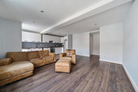 2 bedroom apartment for sale, Uxbridge Road, Pinner, Middlesex