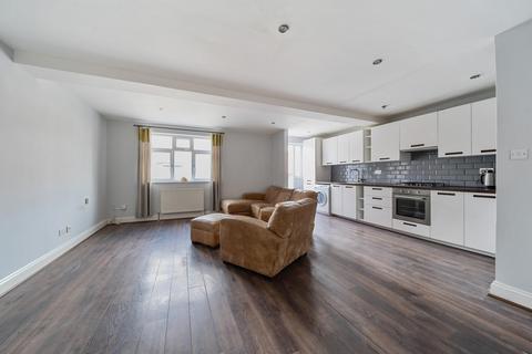 2 bedroom apartment for sale, Uxbridge Road, Pinner, Middlesex