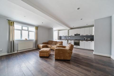 2 bedroom apartment for sale, Uxbridge Road, Pinner, Middlesex