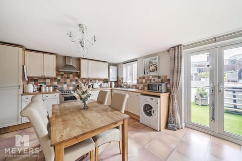 4 bedroom end of terrace house for sale, Sunnyside Road, Weymouth, DT4