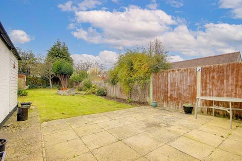 3 bedroom semi-detached house for sale, Links Side, Enfield