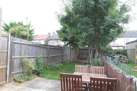 6 Five Ash Road, Gravesend, DA11 0RE