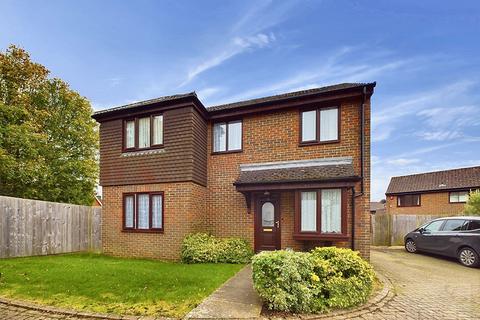 4 bedroom detached house for sale, Ashurst Drive, Crawley RH10