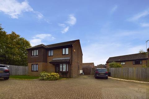 4 bedroom detached house for sale, Ashurst Drive, Crawley RH10