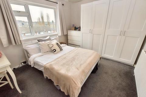 2 bedroom townhouse for sale, Cliffe Park Rise, Leeds, West Yorkshire