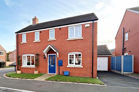 3 bedroom detached house for sale, Strawberry Place, Pershore