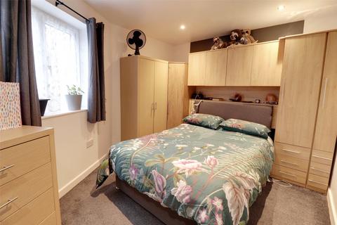 10 Compass West, Tregadillett, Launceston, PL15 7EA