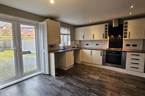 4 bedroom townhouse to rent, Felton Close, Stafford ST17