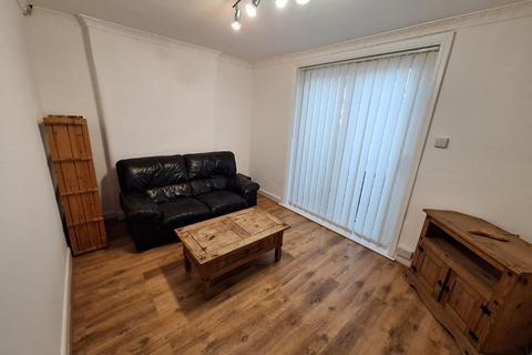 4 bedroom semi-detached house to rent, Fog Lane, Manchester