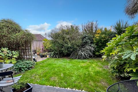 3 bedroom bungalow for sale, Hillview Crescent, East Preston, Littlehampton, West Sussex