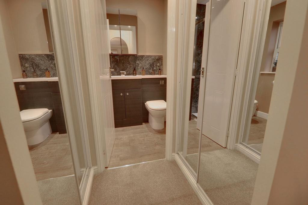 Dressing Area/En-Suite