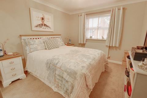 24 Bedingstone Drive, Penkridge, Stafford, ST19 5TE