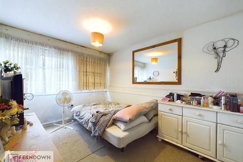 22 Oak Croft, Birmingham, B37 5AU