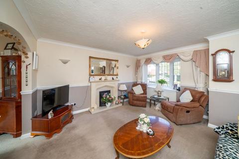 4 bedroom detached house for sale, Hinsford Close, Kingswinford DY6