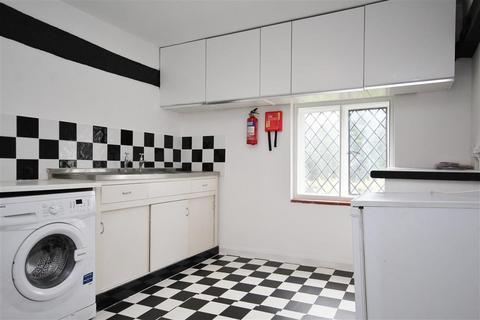 1 bedroom apartment to rent, West Drive, Reading RG10