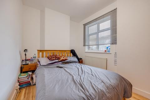87 Eastfields Road, Mitcham, CR4 2LS