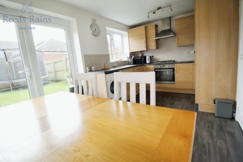 3 bedroom semi-detached house for sale, Alder Road, Leeds LS14