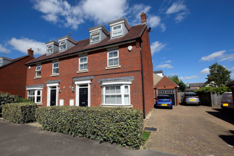 4 bedroom semi-detached house for sale, Roding Drive, Dunmow CM6