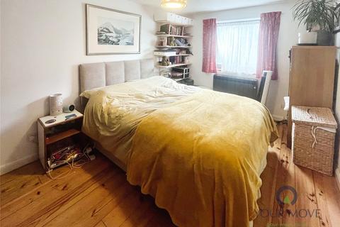 2 bedroom flat for sale, Cantwell Road, London SE18