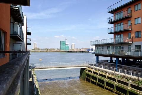 2 bedroom flat to rent, Mast Quay, London SE18