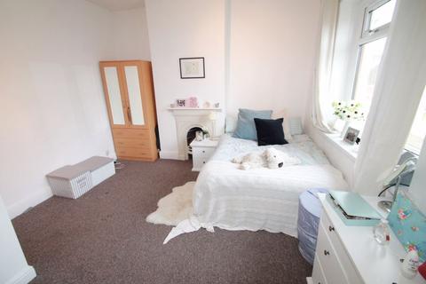 6 bedroom terraced house to rent, Mundy Place, Cardiff CF24