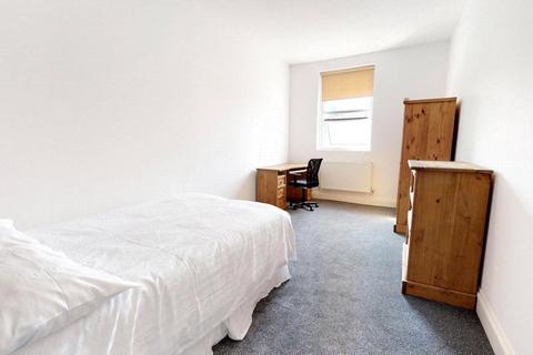 3 bedroom house share to rent, Greenbank Terrace, Plymouth PL4