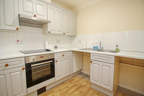 1 bedroom flat for sale, Woodlands Way, Hampshire SP10