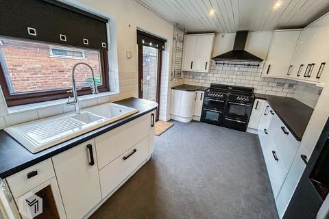 2 bedroom bungalow for sale, Farringdon Road, Winwick, Warrington, Cheshire, WA2 8NE