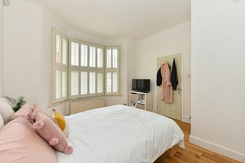 1 bedroom in a house share to rent, Kimbell Gardens, Parsons Green, SW6