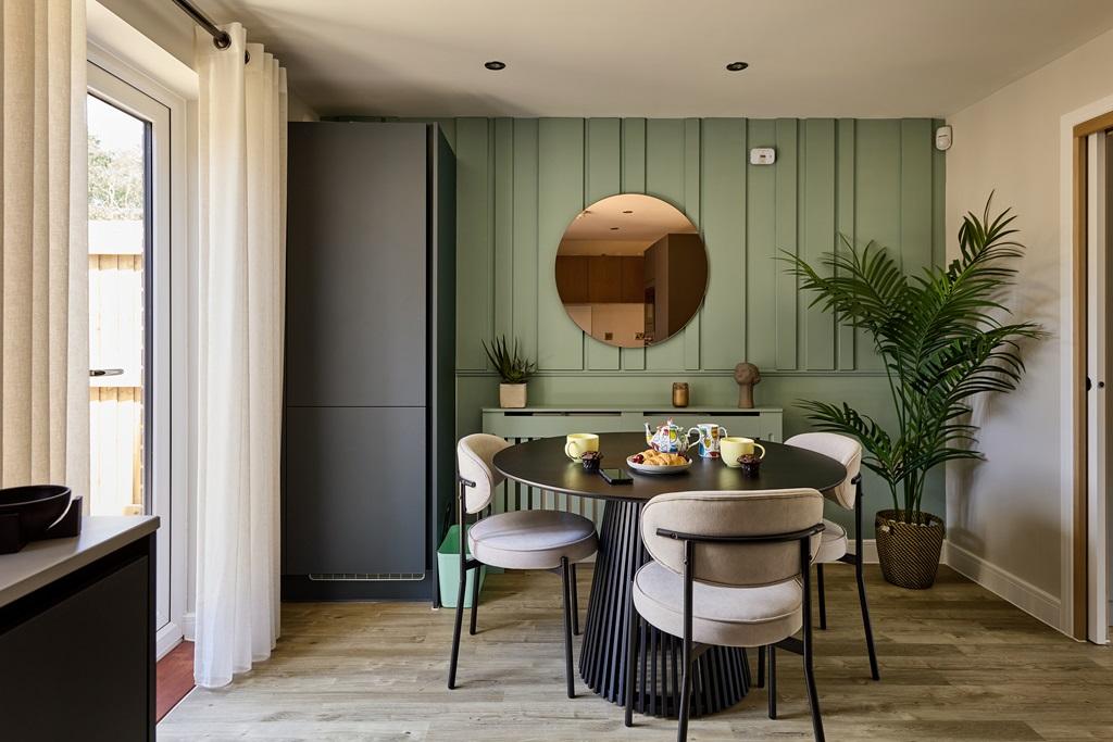 Enjoy family dinners or hosting friends in your...