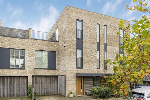 4 bedroom townhouse for sale, Kingfisher Gardens, Trumpington CB2