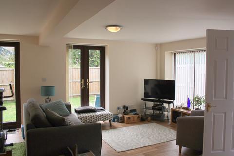 2 bedroom property to rent, Hambrook Lane, Bristol BS16