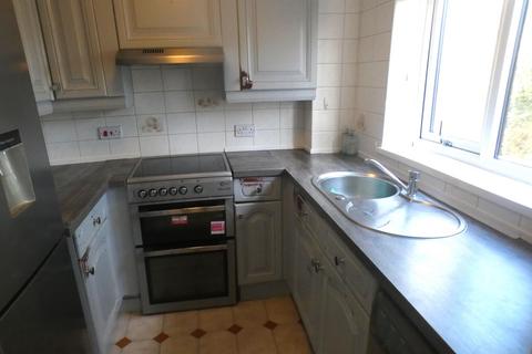 2 bedroom flat to rent, Crescent Avenue, Prestwich, M25