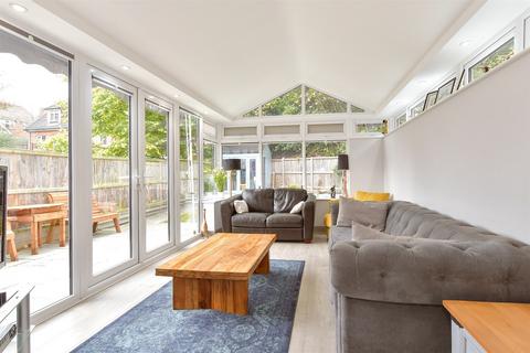 4 bedroom end of terrace house for sale, Finch Close, Faversham, Kent