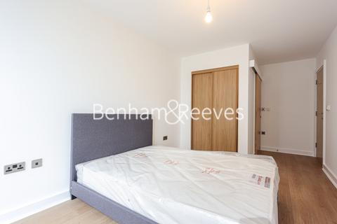 2 bedroom apartment to rent, Hilton's Wharf, Norman Road SE10