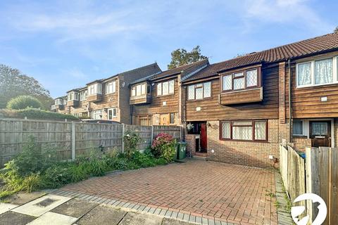 3 bedroom terraced house to rent, Hatton Close, London, SE18