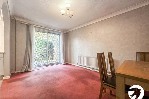 3 bedroom terraced house to rent, Hatton Close, London, SE18