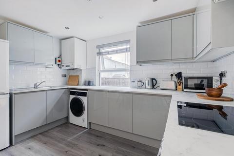 2 bedroom serviced apartment to rent, Shrubbery Road, London SW16