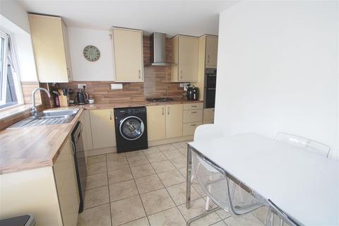 3 bedroom terraced house for sale, Beams Way, Billericay CM11