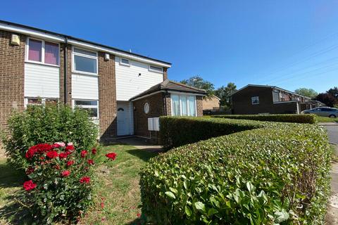 4 bedroom semi-detached house to rent, Headcorn Drive, Canterbury CT2