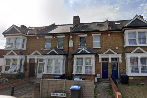 2 bedroom flat to rent, Derby Road, Enfield