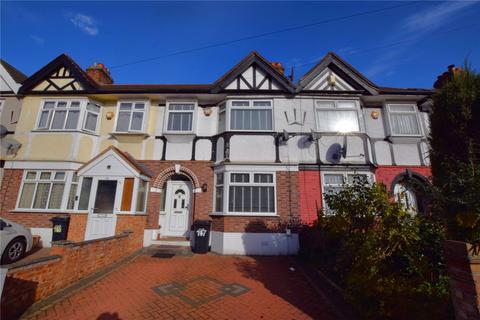 4 bedroom terraced house to rent, Gresham Drive, Romford, RM6