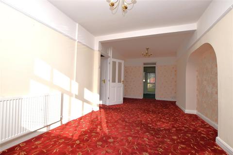 4 bedroom terraced house to rent, Gresham Drive, Romford, RM6