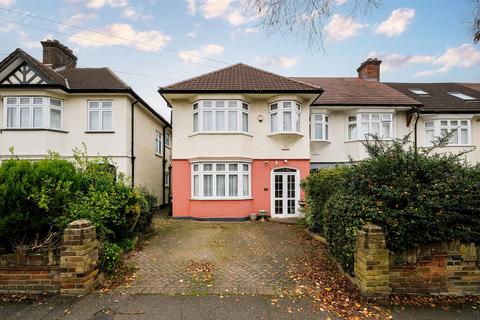 4 bedroom end of terrace house for sale, Hurst Avenue, Chingford