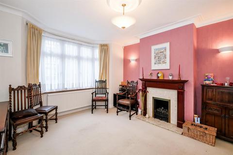 4 bedroom end of terrace house for sale, Hurst Avenue, Chingford