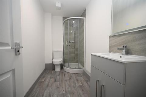 2 bedroom apartment to rent, Green Lane, Yeadon, Leeds