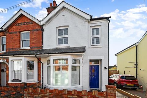 3 bedroom semi-detached house to rent, CAMBERLEY