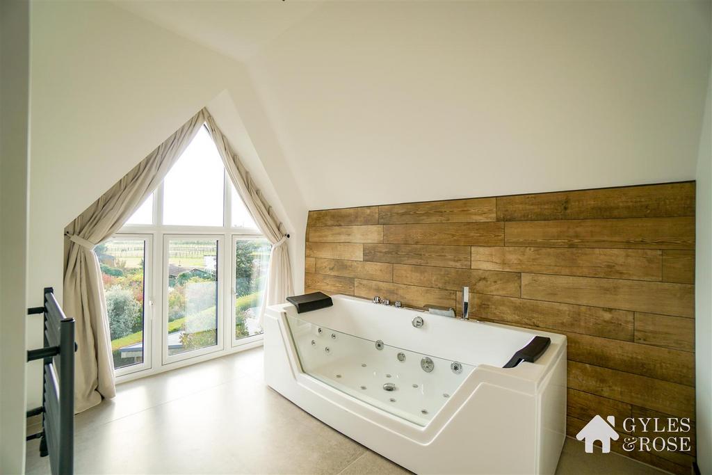 Ensuite with spa bath