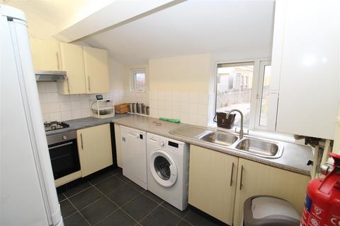 6 bedroom house to rent, Woodville Road, Cardiff CF24